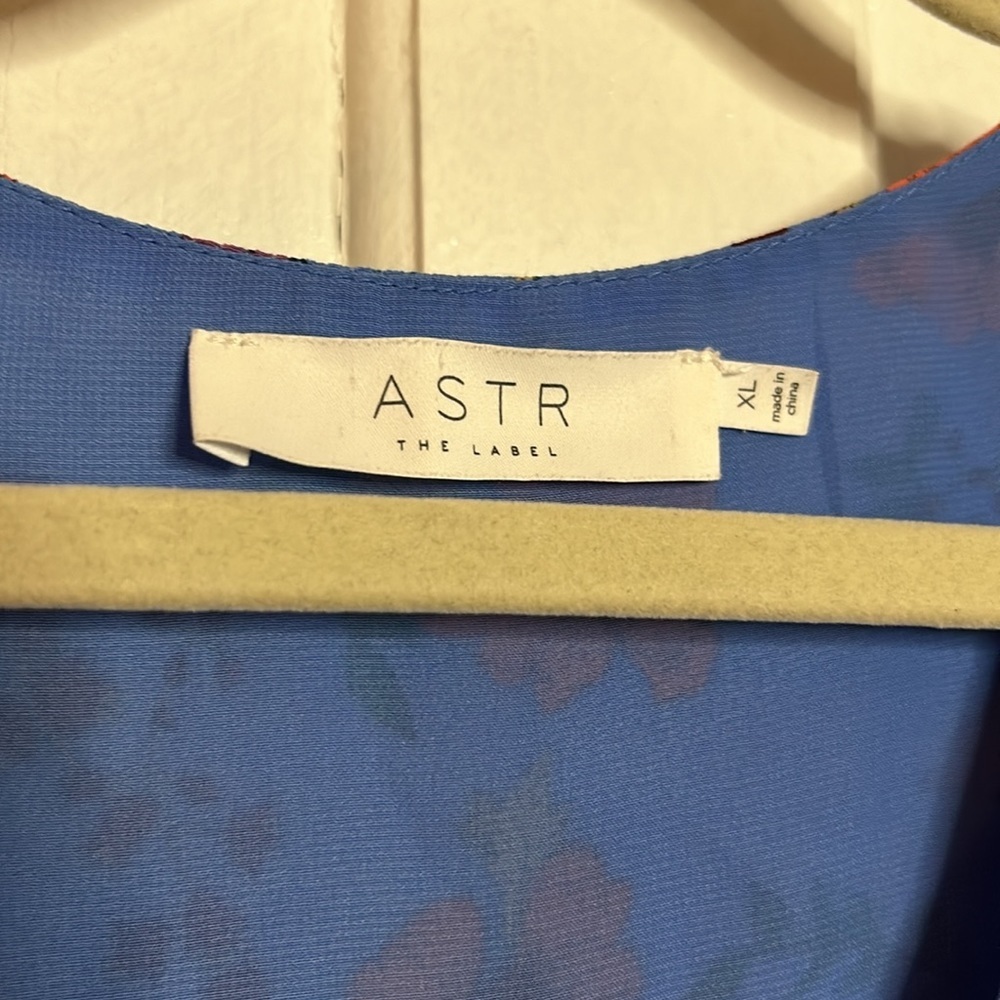 ASTR The Label V Neck Ruched Ruffle Front Long Sleeve Floral Mini Dress - Picture 6 of 13